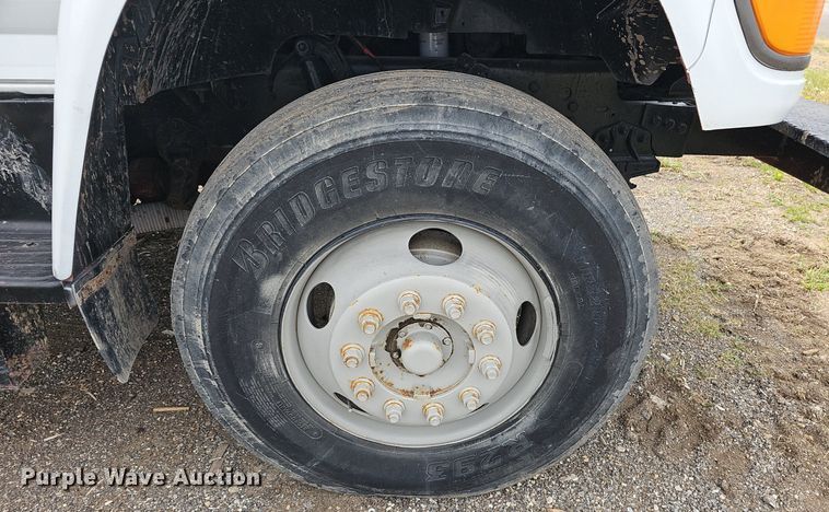 image for item DM1596 1999 Ford F Series bucket truck