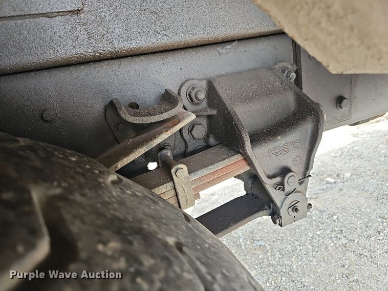 image for item DM1596 1999 Ford F Series bucket truck