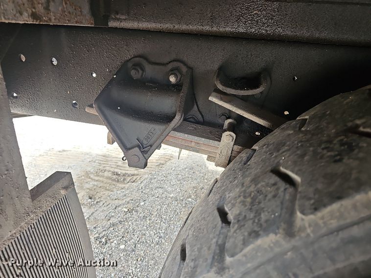 image for item DM1596 1999 Ford F Series bucket truck