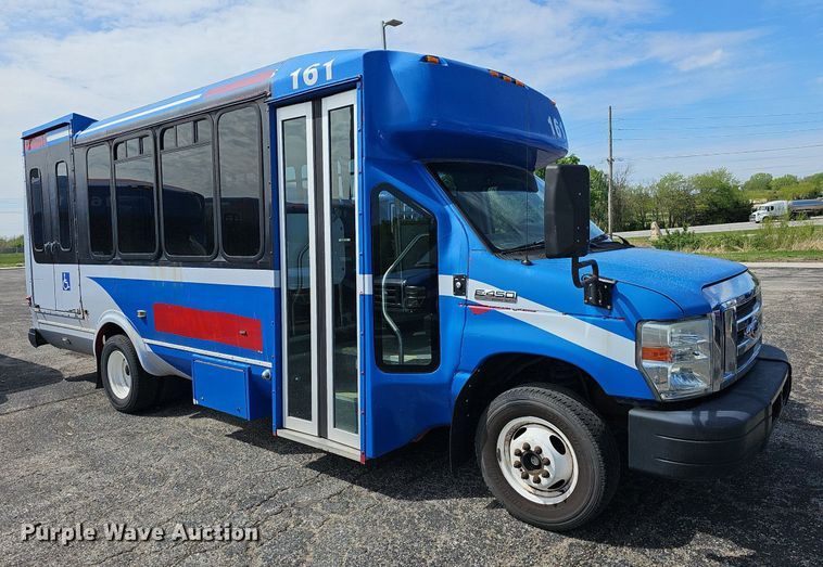 image for item DM1613 2014 Eldorado National Aerotech Ford 220 shuttle bus