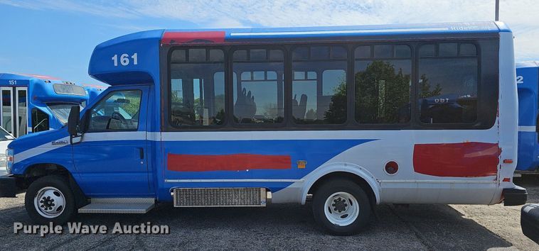 image for item DM1613 2014 Eldorado National Aerotech Ford 220 shuttle bus