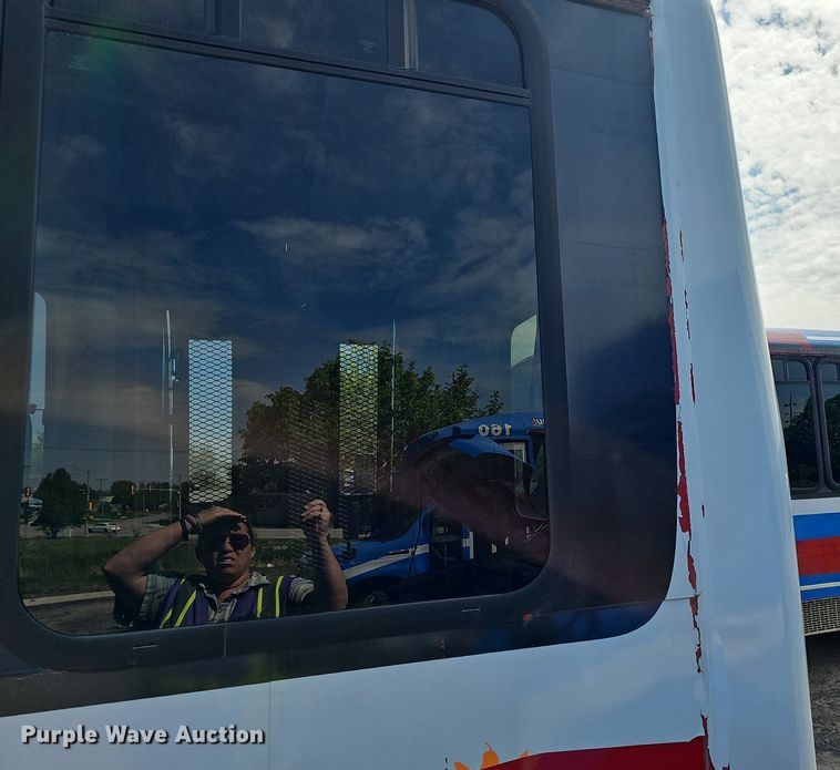 image for item DM1613 2014 Eldorado National Aerotech Ford 220 shuttle bus