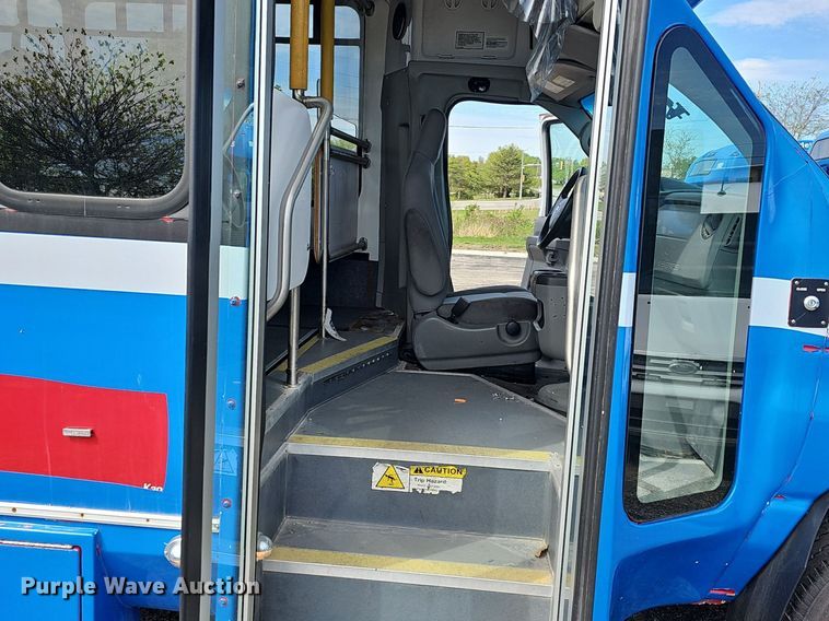 image for item DM1613 2014 Eldorado National Aerotech Ford 220 shuttle bus