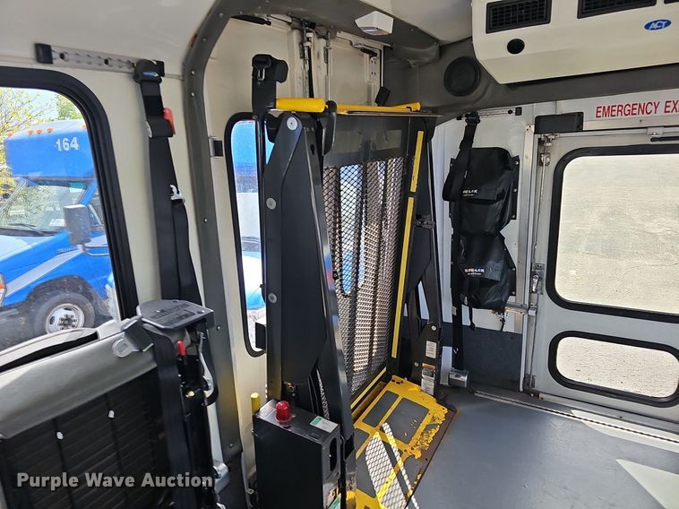 image for item DM1613 2014 Eldorado National Aerotech Ford 220 shuttle bus