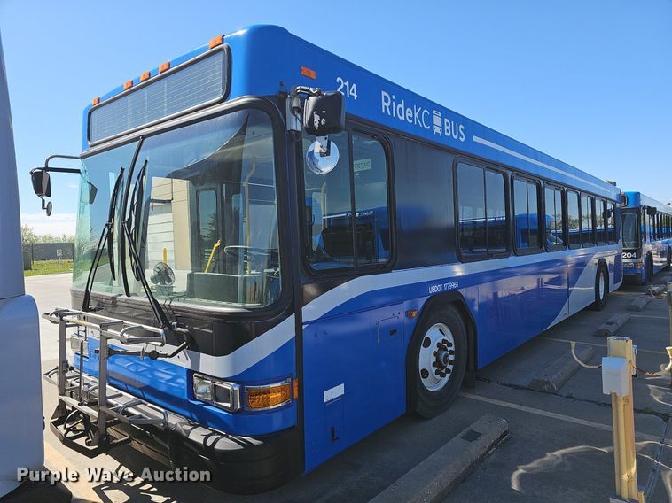 image for item DM1614 2007 Gillig  G27D102N4 transit bus