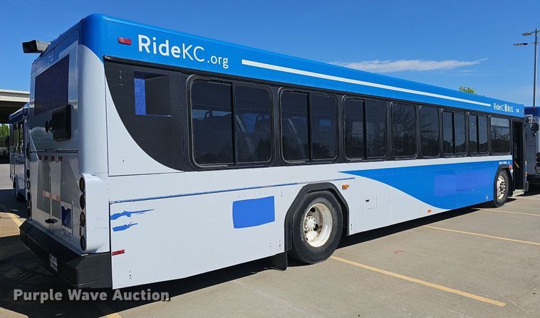 image for item DM1614 2007 Gillig  G27D102N4 transit bus