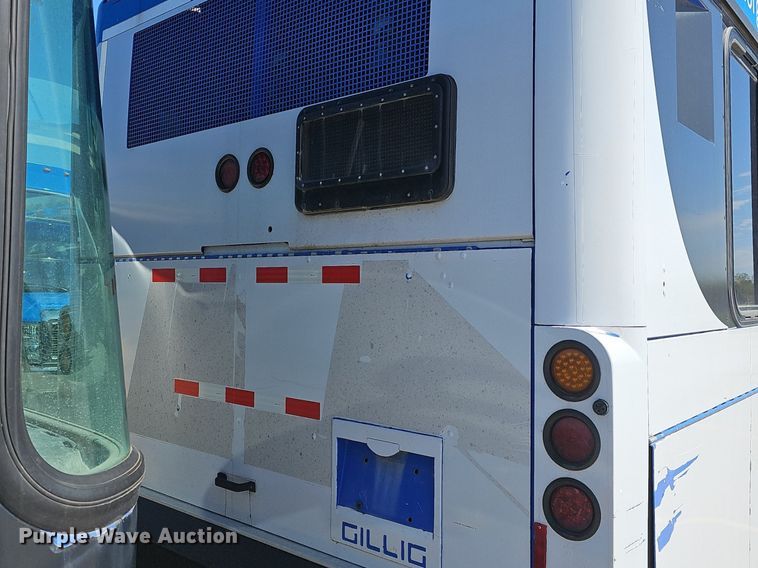 image for item DM1614 2007 Gillig  G27D102N4 transit bus