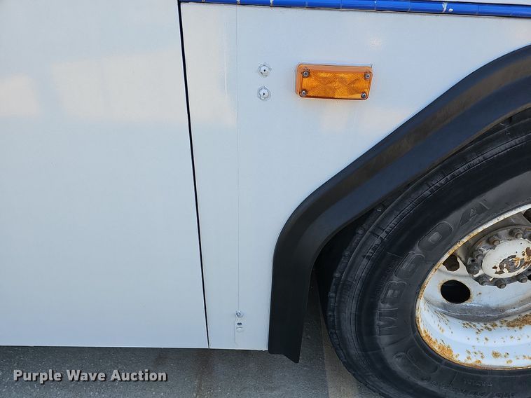 image for item DM1614 2007 Gillig  G27D102N4 transit bus