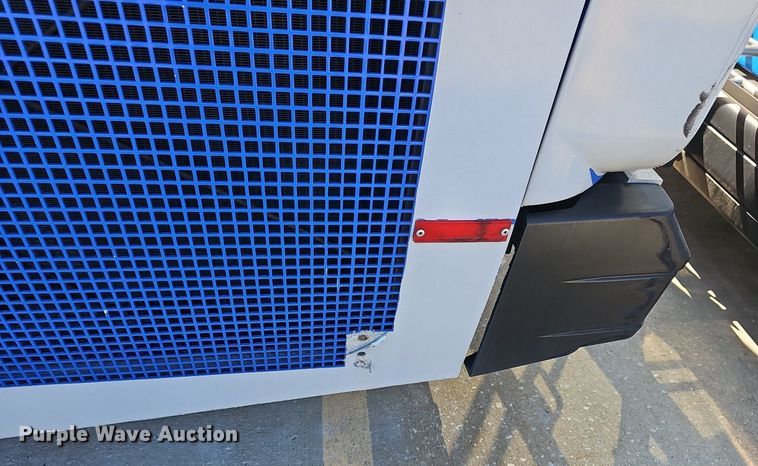 image for item DM1614 2007 Gillig  G27D102N4 transit bus