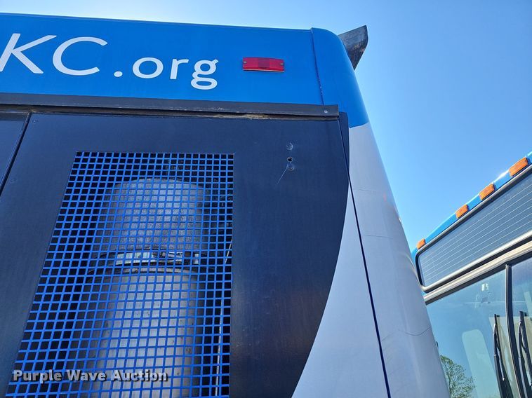 image for item DM1614 2007 Gillig  G27D102N4 transit bus