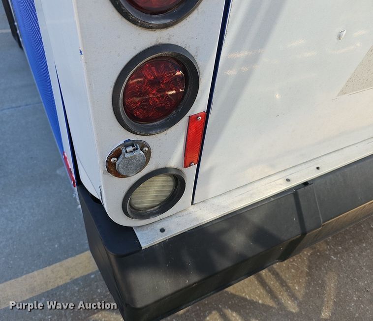 image for item DM1614 2007 Gillig  G27D102N4 transit bus