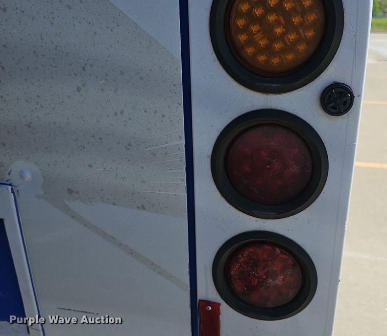 image for item DM1614 2007 Gillig  G27D102N4 transit bus