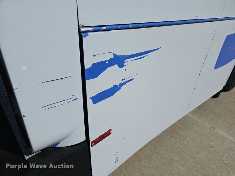 image for item DM1614 2007 Gillig  G27D102N4 transit bus