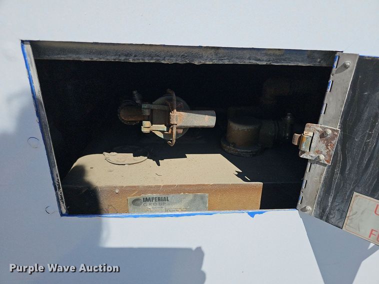 image for item DM1614 2007 Gillig  G27D102N4 transit bus