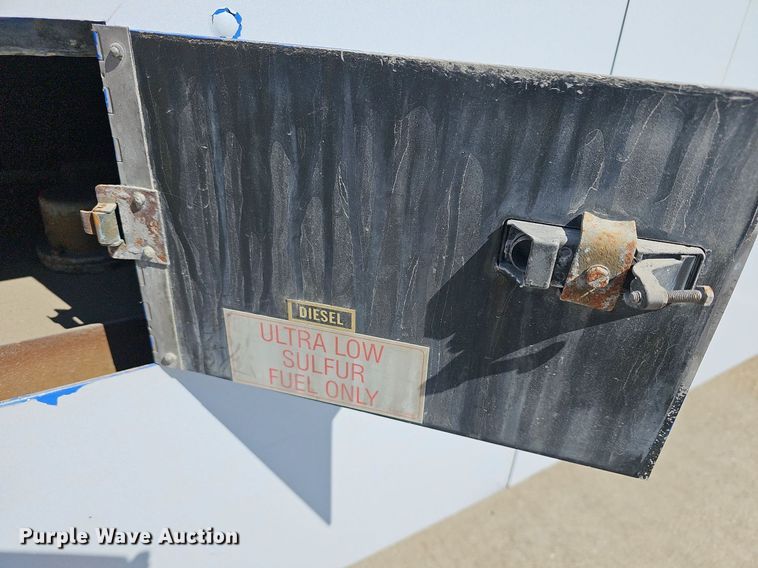 image for item DM1614 2007 Gillig  G27D102N4 transit bus