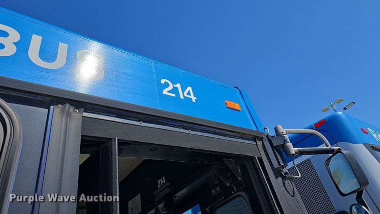 image for item DM1614 2007 Gillig  G27D102N4 transit bus