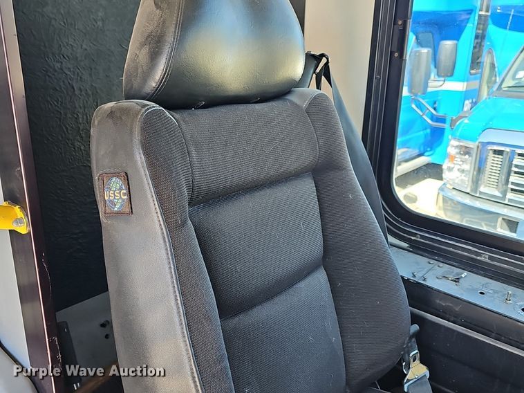 image for item DM1614 2007 Gillig  G27D102N4 transit bus