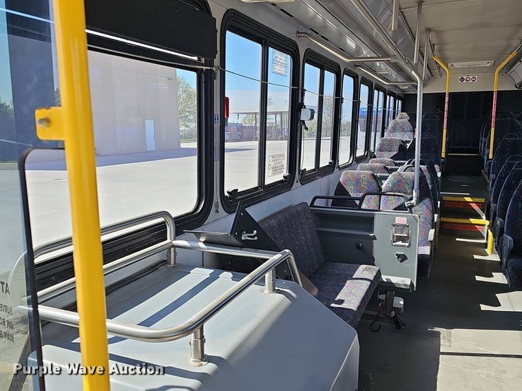 image for item DM1614 2007 Gillig  G27D102N4 transit bus