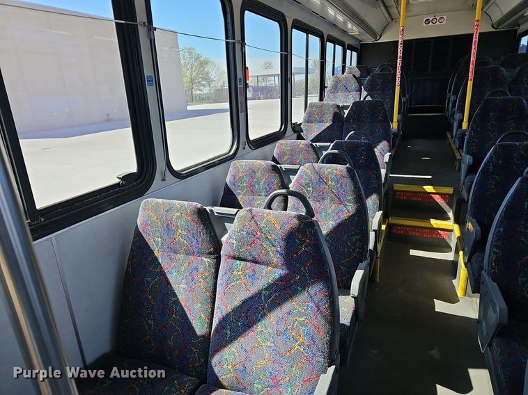 image for item DM1614 2007 Gillig  G27D102N4 transit bus