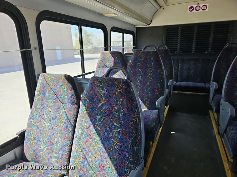 image for item DM1614 2007 Gillig  G27D102N4 transit bus