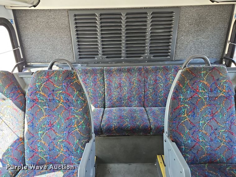 image for item DM1614 2007 Gillig  G27D102N4 transit bus