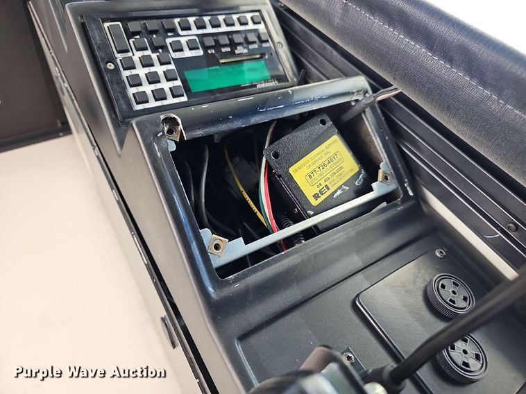 image for item DM1614 2007 Gillig  G27D102N4 transit bus