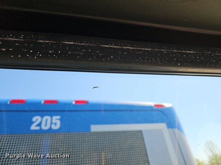 image for item DM1614 2007 Gillig  G27D102N4 transit bus