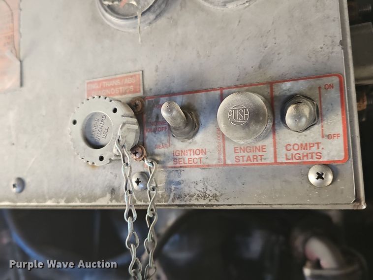 image for item DM1614 2007 Gillig  G27D102N4 transit bus