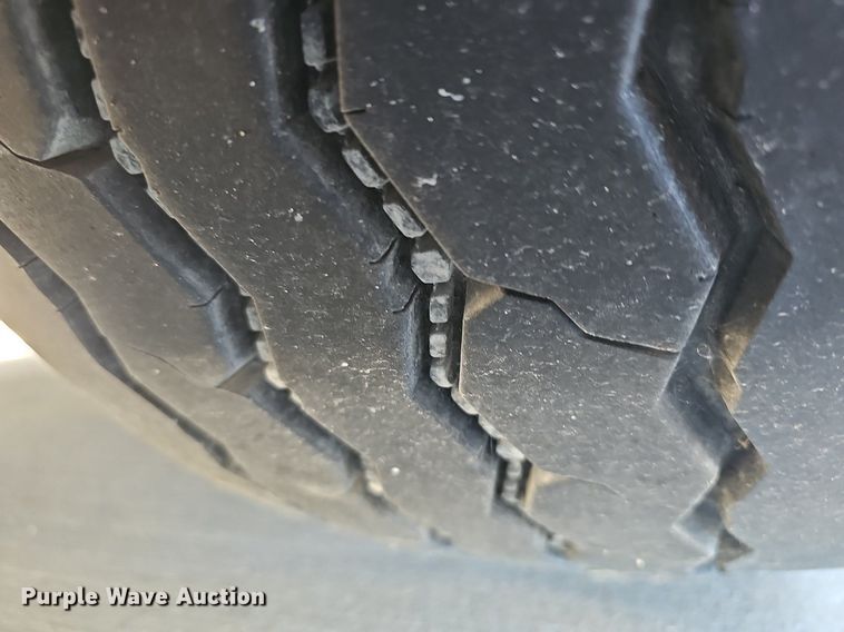 image for item DM1614 2007 Gillig  G27D102N4 transit bus