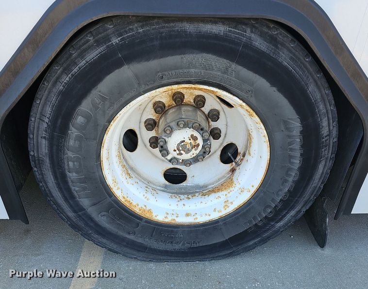 image for item DM1614 2007 Gillig  G27D102N4 transit bus