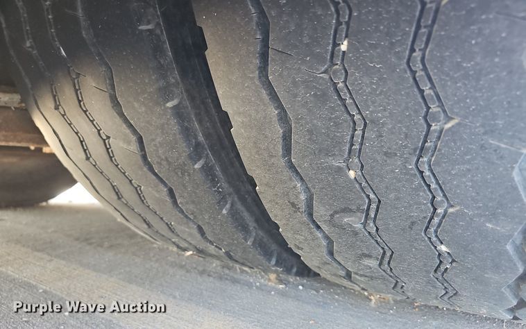 image for item DM1614 2007 Gillig  G27D102N4 transit bus