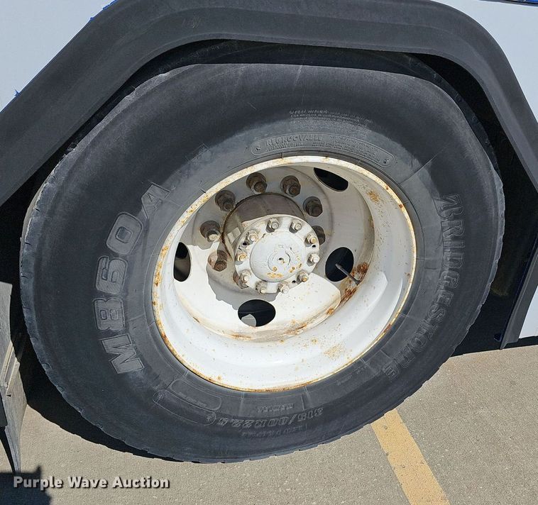 image for item DM1614 2007 Gillig  G27D102N4 transit bus