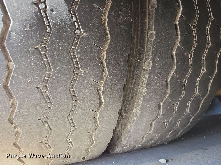 image for item DM1614 2007 Gillig  G27D102N4 transit bus