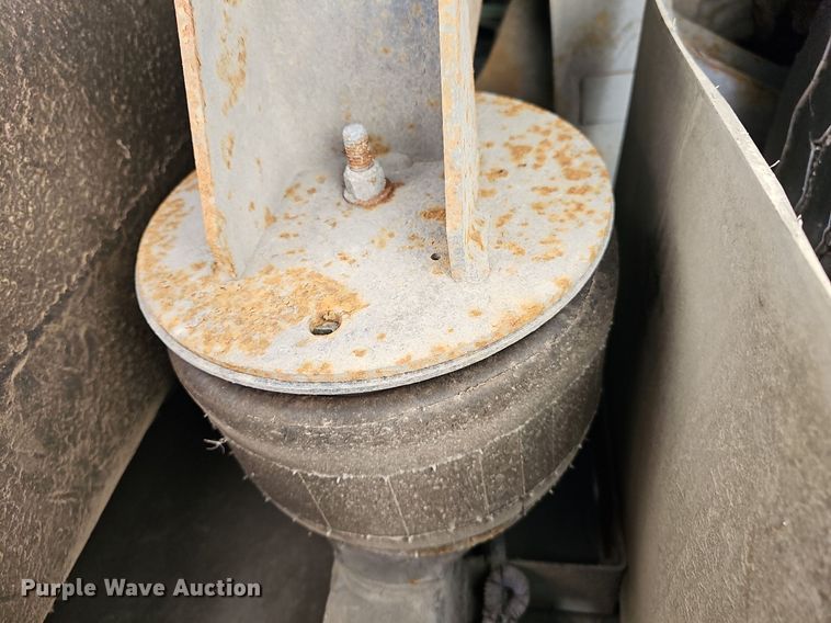 image for item DM1614 2007 Gillig  G27D102N4 transit bus