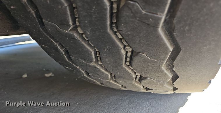 image for item DM1614 2007 Gillig  G27D102N4 transit bus