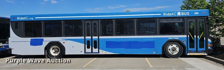 image for item DM1618 2006 Gillig  G29D102N4 transit bus