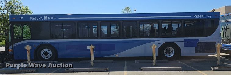 image for item DM1618 2006 Gillig  G29D102N4 transit bus