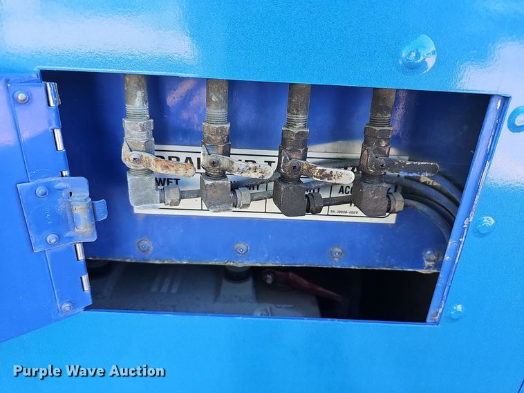 image for item DM1618 2006 Gillig  G29D102N4 transit bus