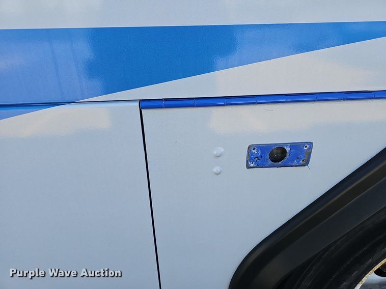 image for item DM1618 2006 Gillig  G29D102N4 transit bus