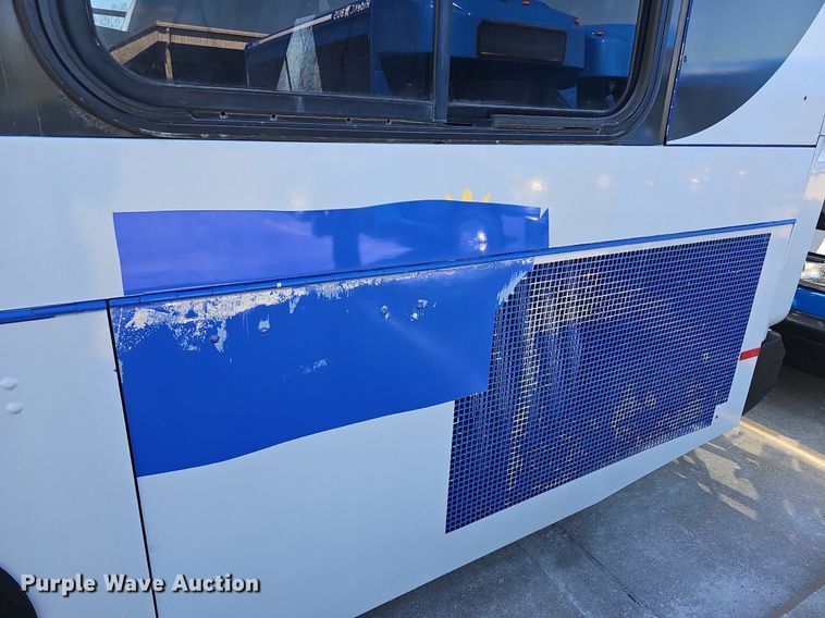 image for item DM1618 2006 Gillig  G29D102N4 transit bus