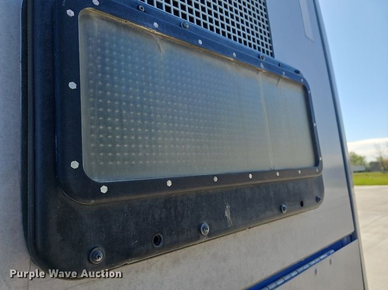 image for item DM1618 2006 Gillig  G29D102N4 transit bus