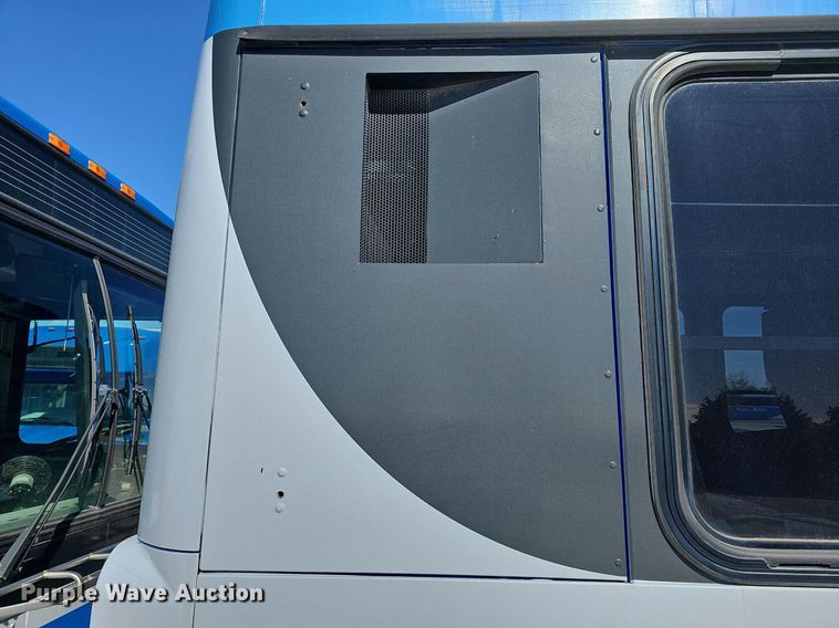 image for item DM1618 2006 Gillig  G29D102N4 transit bus