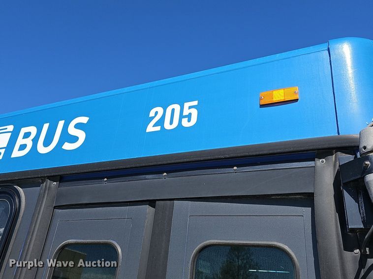 image for item DM1618 2006 Gillig  G29D102N4 transit bus