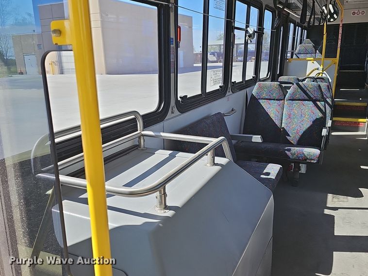 image for item DM1618 2006 Gillig  G29D102N4 transit bus