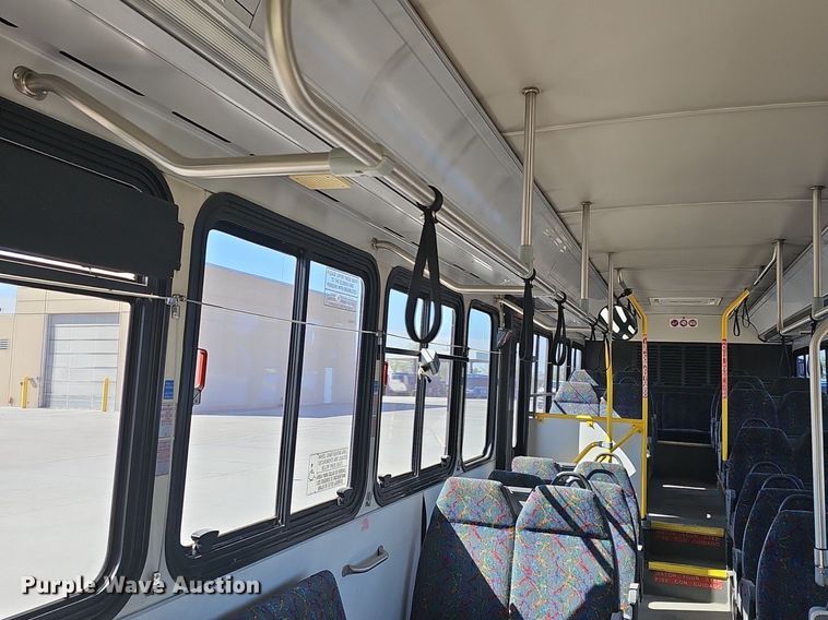 image for item DM1618 2006 Gillig  G29D102N4 transit bus