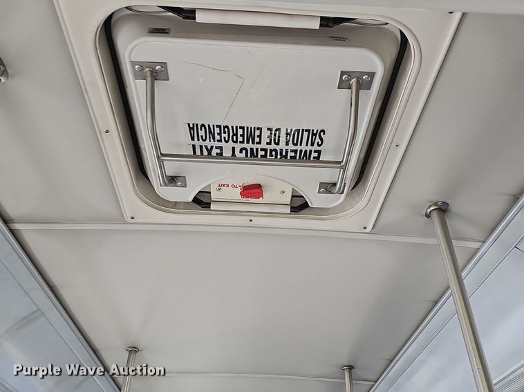 image for item DM1618 2006 Gillig  G29D102N4 transit bus