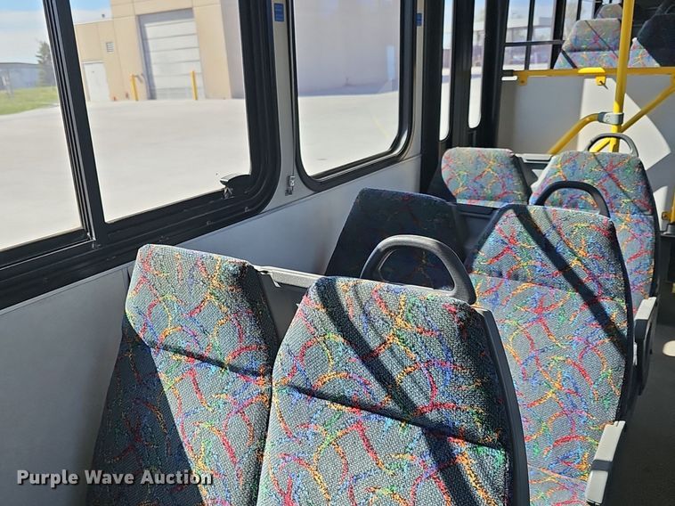 image for item DM1618 2006 Gillig  G29D102N4 transit bus