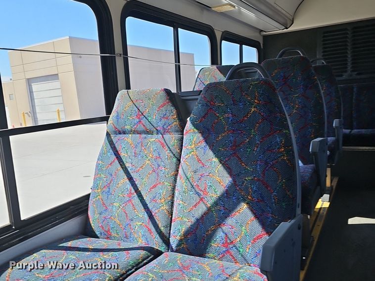 image for item DM1618 2006 Gillig  G29D102N4 transit bus