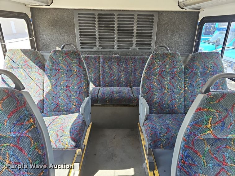 image for item DM1618 2006 Gillig  G29D102N4 transit bus