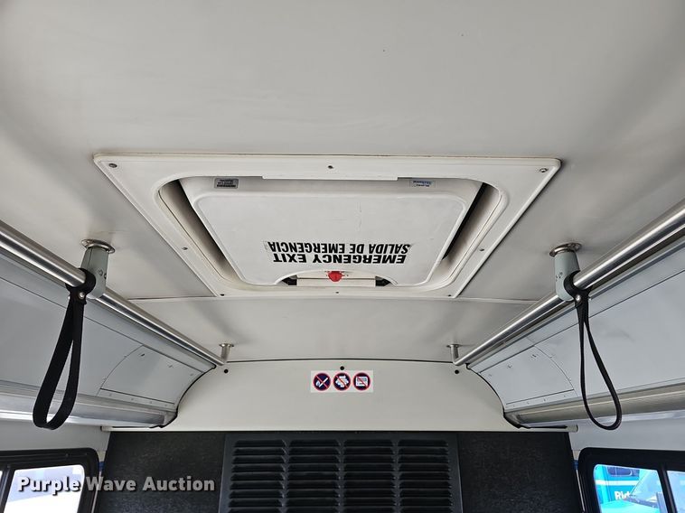 image for item DM1618 2006 Gillig  G29D102N4 transit bus